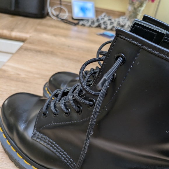 1460 Doc Martens Women's Boots Size 9 - Picture 5 of 10